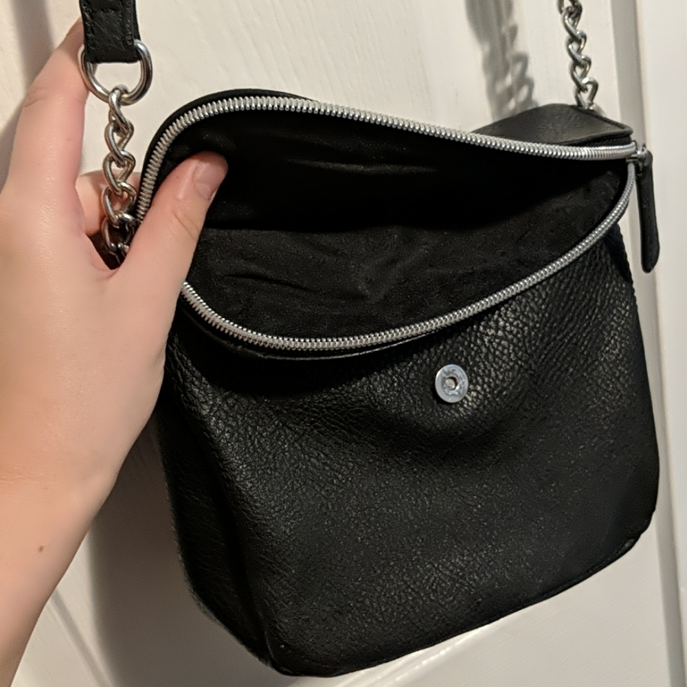 Kenneth Cole Reaction Purse - Picture 3 of 4